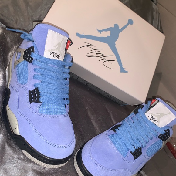 Jordan 4 unc - Picture 2 of 5